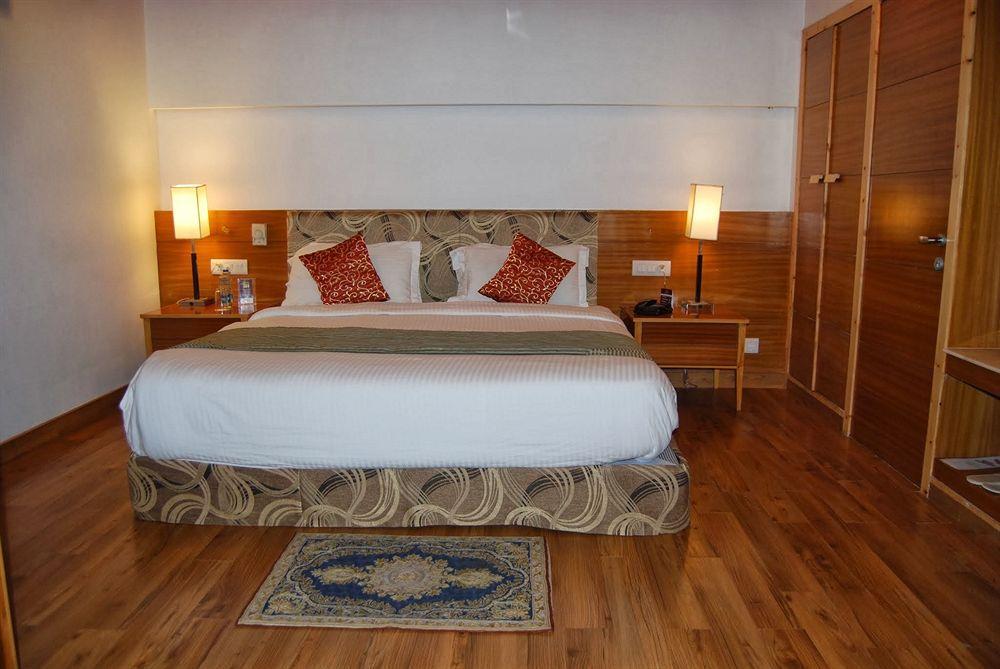 Hotel Heevan Resort Srīnagar Exteriör bild