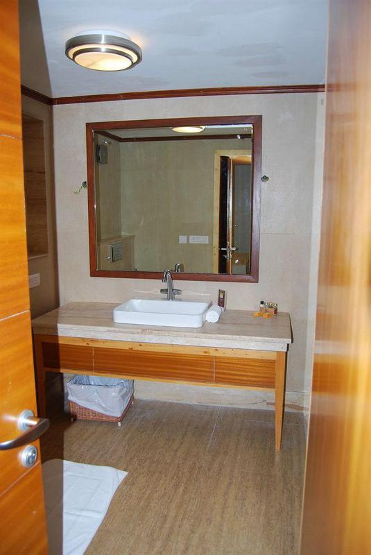 Hotel Heevan Resort Srīnagar Exteriör bild